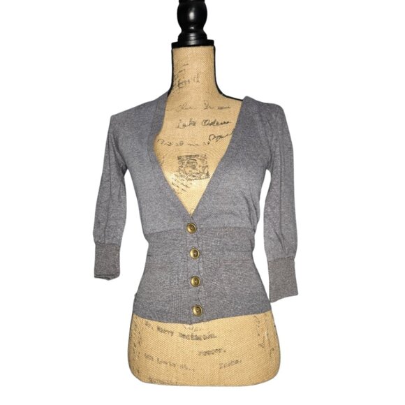 NWT Poof! Women’s Gray Button Front Cardigan Top Deep V-Neck 3/4 Sleeve Medium - Picture 7 of 7